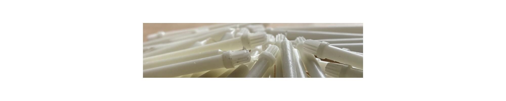 Bougies à pied cannelé